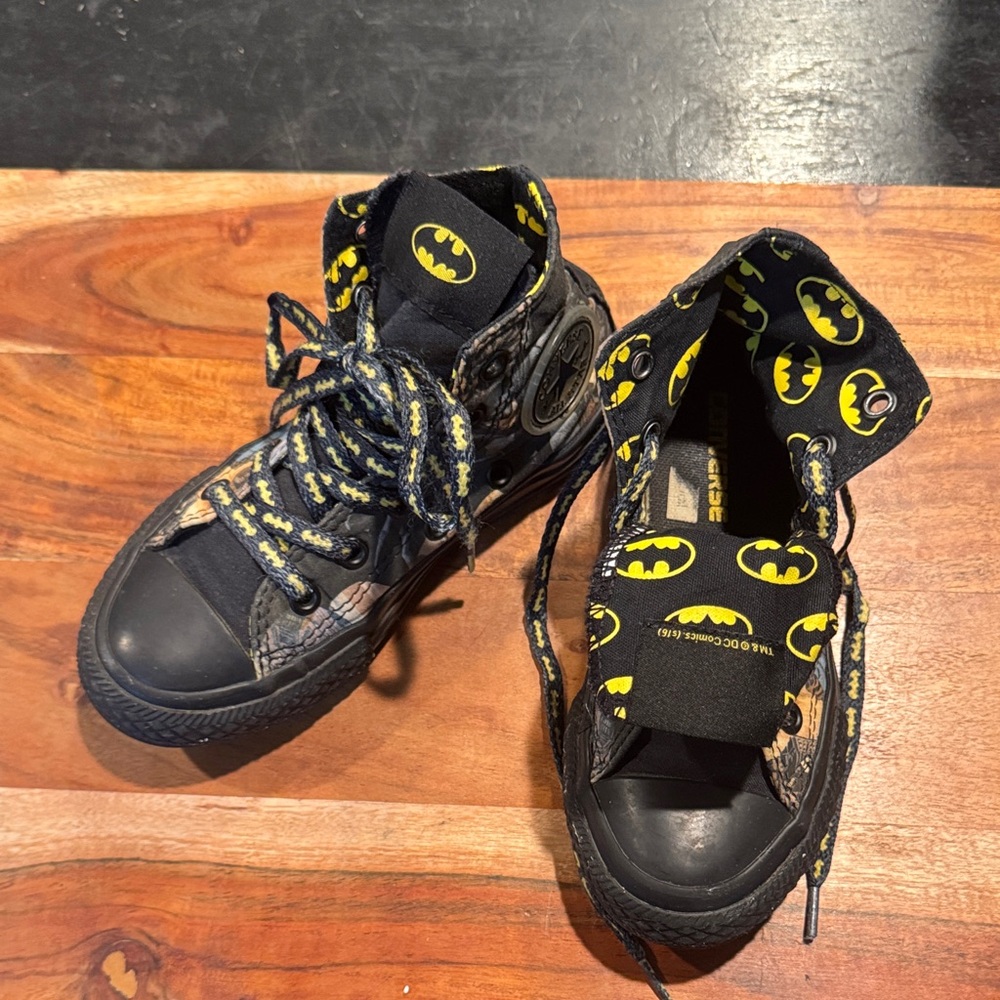 Converse All-Star Chuck Taylor Batman DC Comica Kids High-Top Sneakers - 11C - Picture 3 of 14